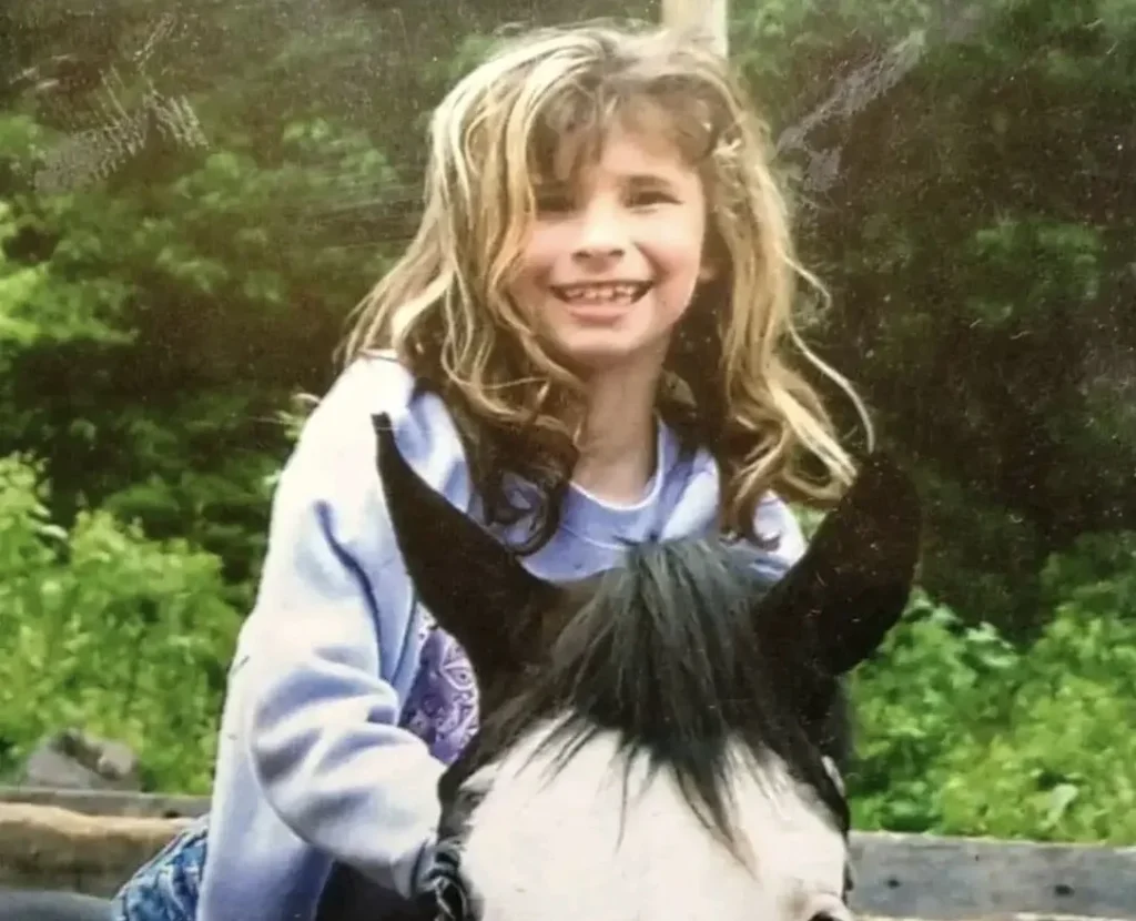 Woman reveals horrifying childhood in house with 70+ animals, suffering flea bites, filth and years of bullying. Now she advocates for children of hoarders.