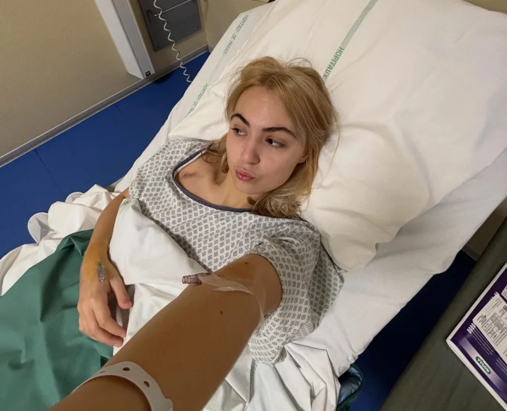A 21-year-old influencer has died after a year-long battle with a rare and aggressive cancer. Anouk Deschamps, known online as lesbeauxdetours, passed away in the early.
