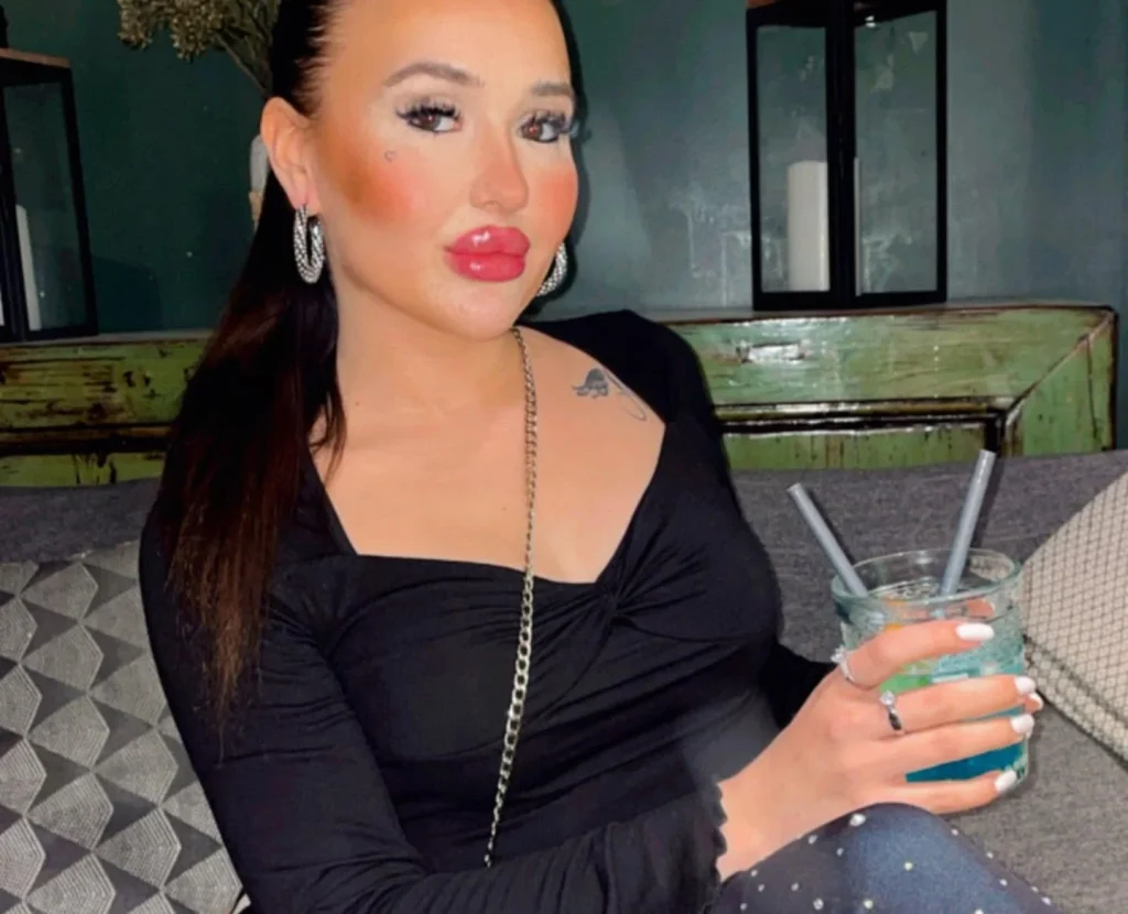 A 23-year-old influencer has died after attempting to take her own life during a livestream. Iida-Sofia Heimonen, known online as Iidasofya, was left fighting for her.