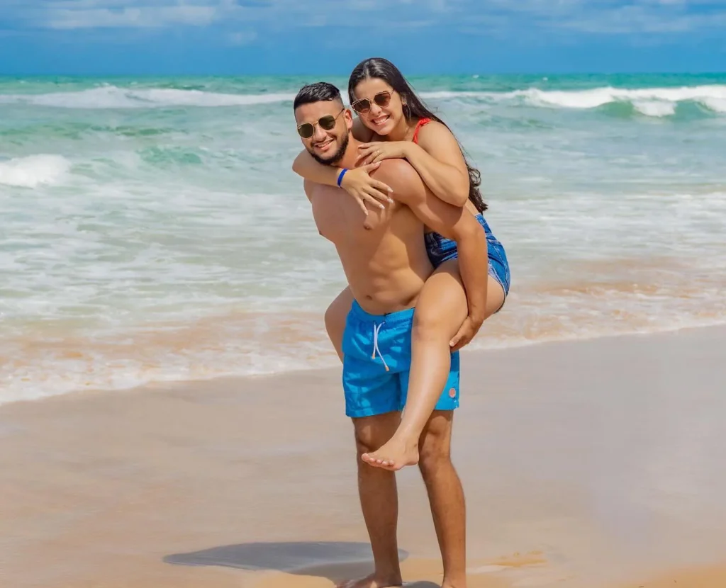 A 24-year-old mother-of-two died while undergoing a “dream” double cosmetic surgery. Lurdes Padilha became unwell while undergoing breast implant surgery and.