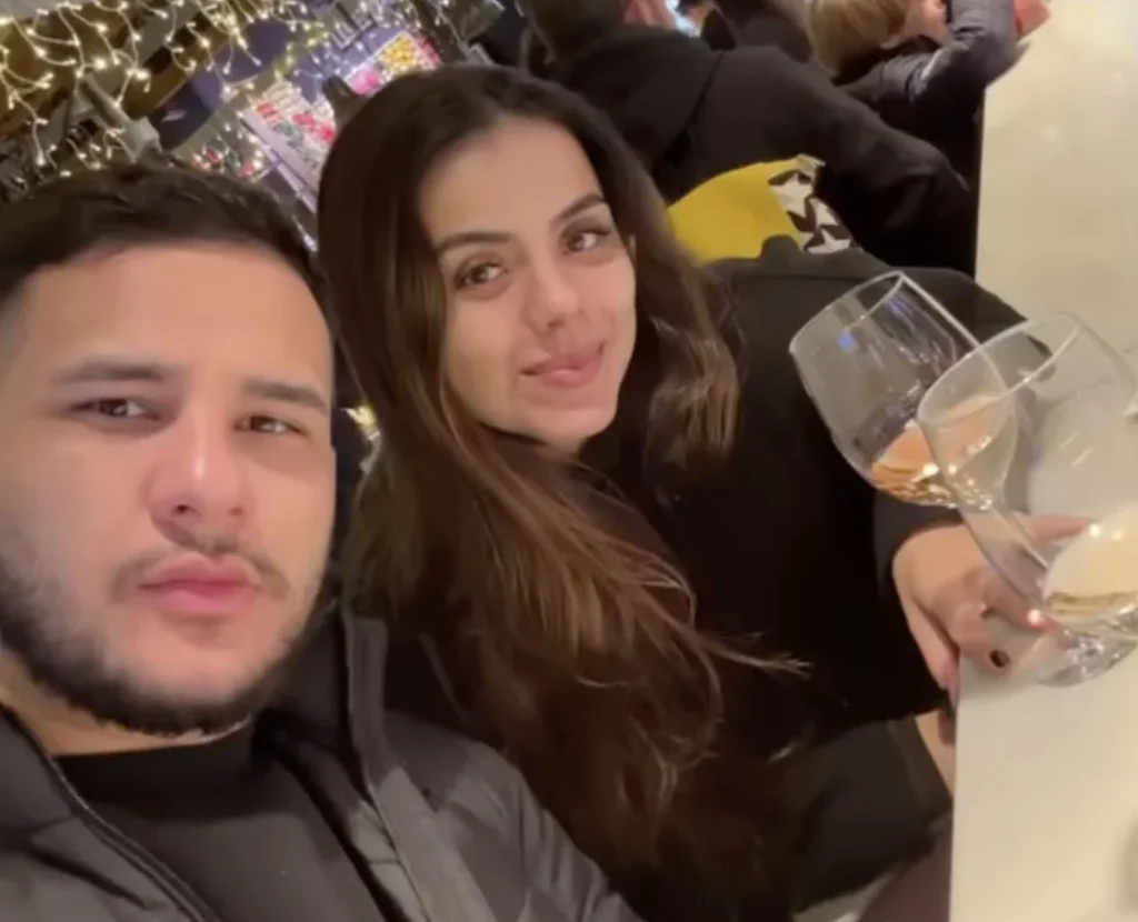A 24-year-old mother-of-two died while undergoing a “dream” double cosmetic surgery. Lurdes Padilha became unwell while undergoing breast implant surgery and.