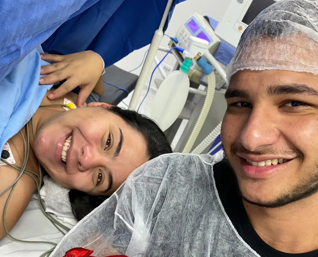 A 24-year-old mother-of-two died while undergoing a “dream” double cosmetic surgery. Lurdes Padilha became unwell while undergoing breast implant surgery and.