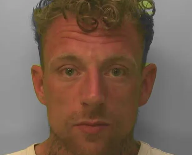 Prolific shoplifter Dale Searle jailed for two years after £6,800 crime spree across Worthing stores. Previously held gun to shop worker's head during robbery.