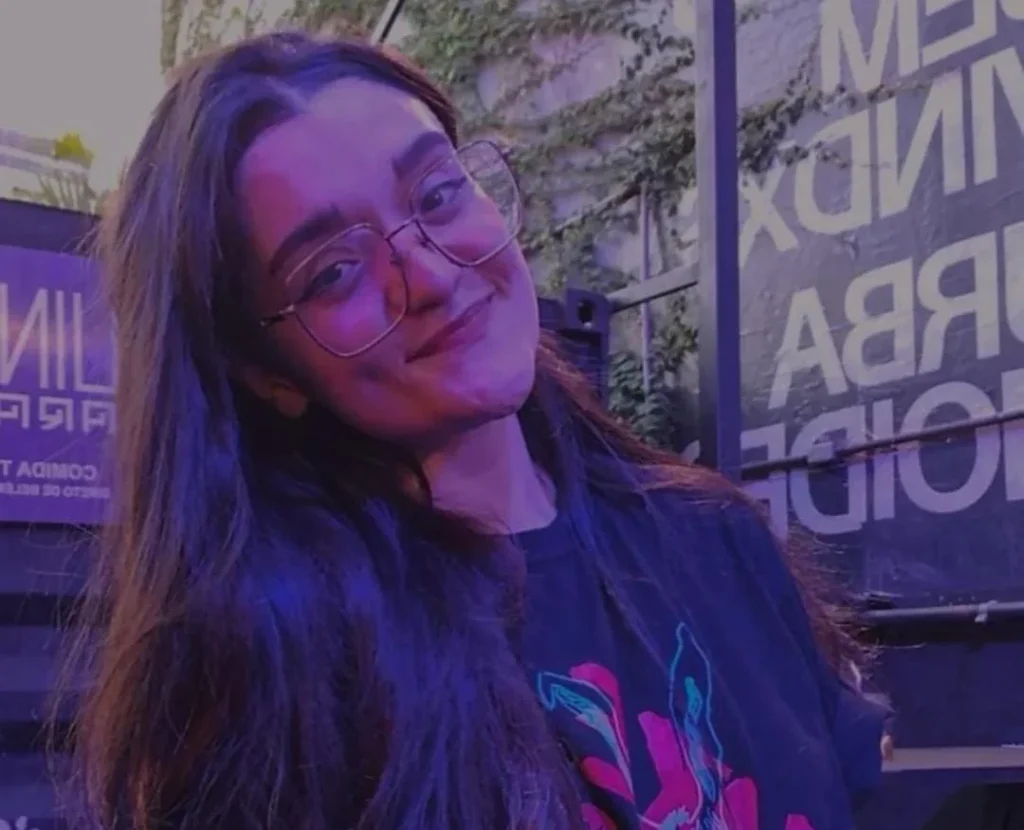 A 24-year-old teacher fell to her death while trying to help a pupil trapped in a toilet. Nayara Carmo reportedly attempted to pass the pupil the toilet keys before.