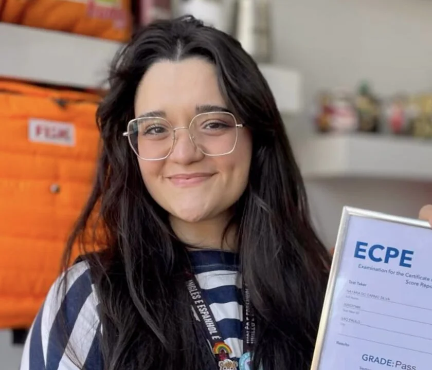 A 24-year-old teacher fell to her death while trying to help a pupil trapped in a toilet. Nayara Carmo reportedly attempted to pass the pupil the toilet keys before.