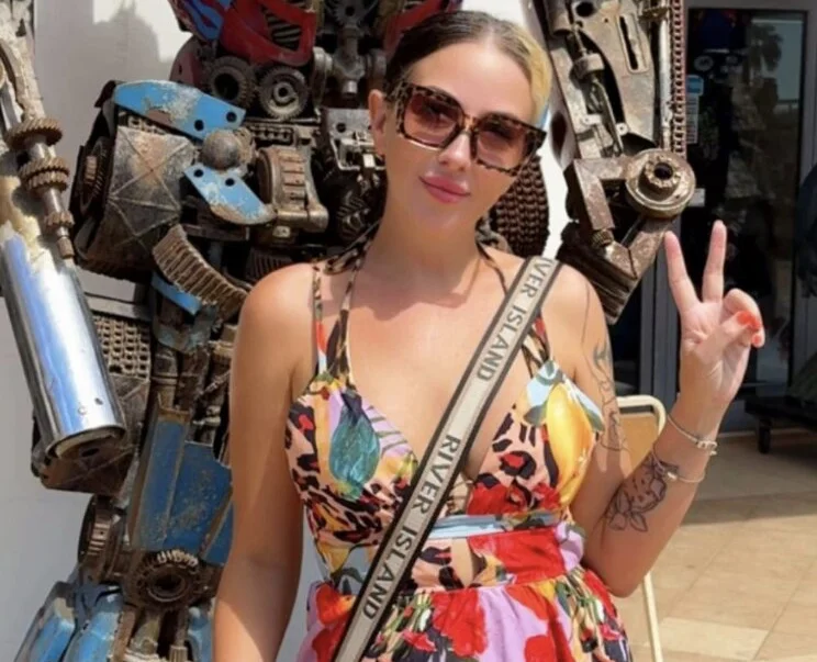 Mum left paralysed during intimate Tinder date, but partner's devotion proved he was the one - now engaged and moving to Cyprus together.