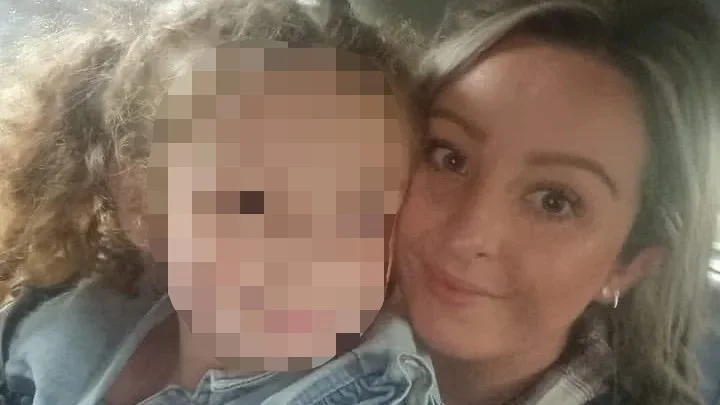 British mum Rachael Hewerdine, 33, dies unexpectedly from stroke, leaving behind her nine-year-old daughter Bonnie. Friends pay tribute to the 'beautiful soul'.