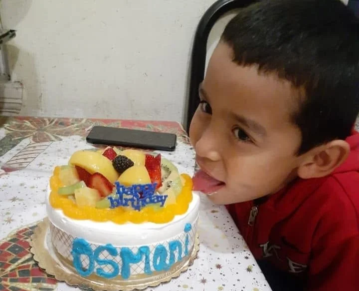 Dad executes sons, 4 and 11, in street in broad daylight after McDonald's visit A father allegedly shot his two young sons dead in broad daylight after taking them to.