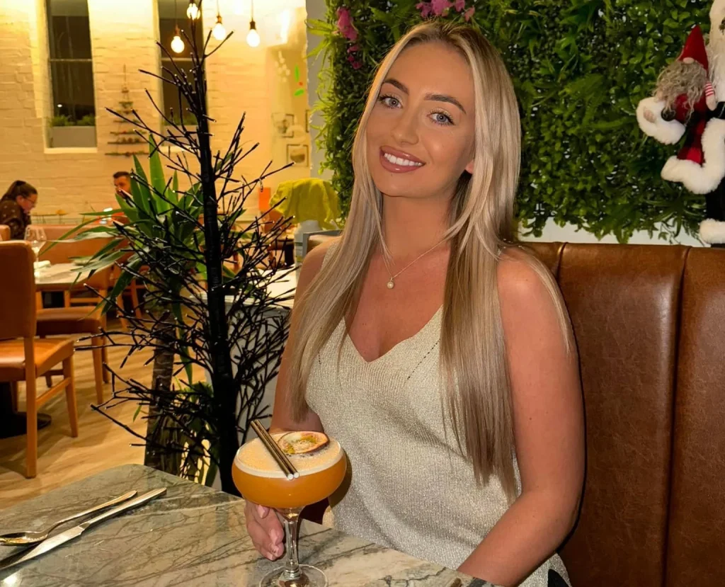Woman, 30, dies from melanoma after competing for best tan as teenager. Chelsea Tantum campaigned for sunbed ID checks before her death from stage 4D cancer.