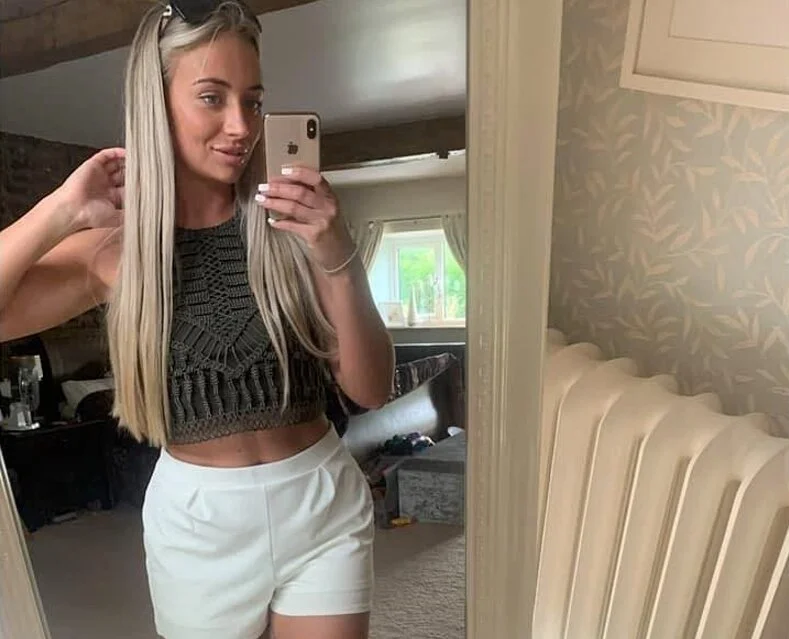 Woman, 30, dies from melanoma after competing for best tan as teenager. Chelsea Tantum campaigned for sunbed ID checks before her death from stage 4D cancer.